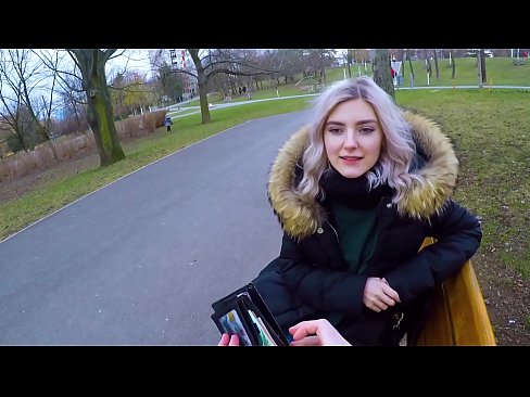 ❤️ Schluckt das heiße Sperma eines Fremden für Geld - Blowjob im Park von Eva Elfie ❤️ Sex video bei uns